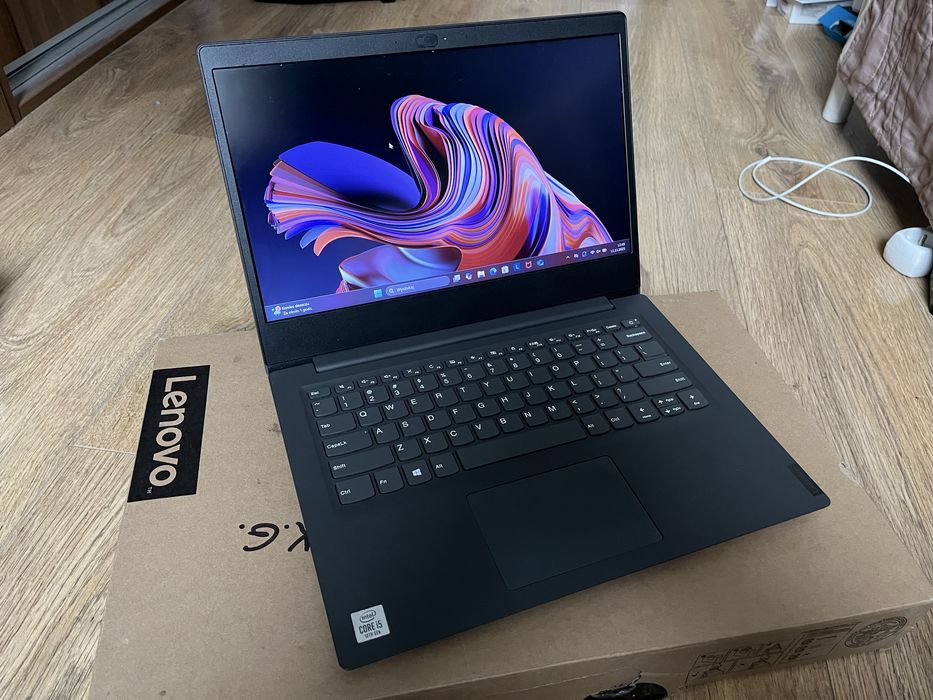 Laptop Lenovo V14-IIL i5-1035G1 8GB 240GB Ssd