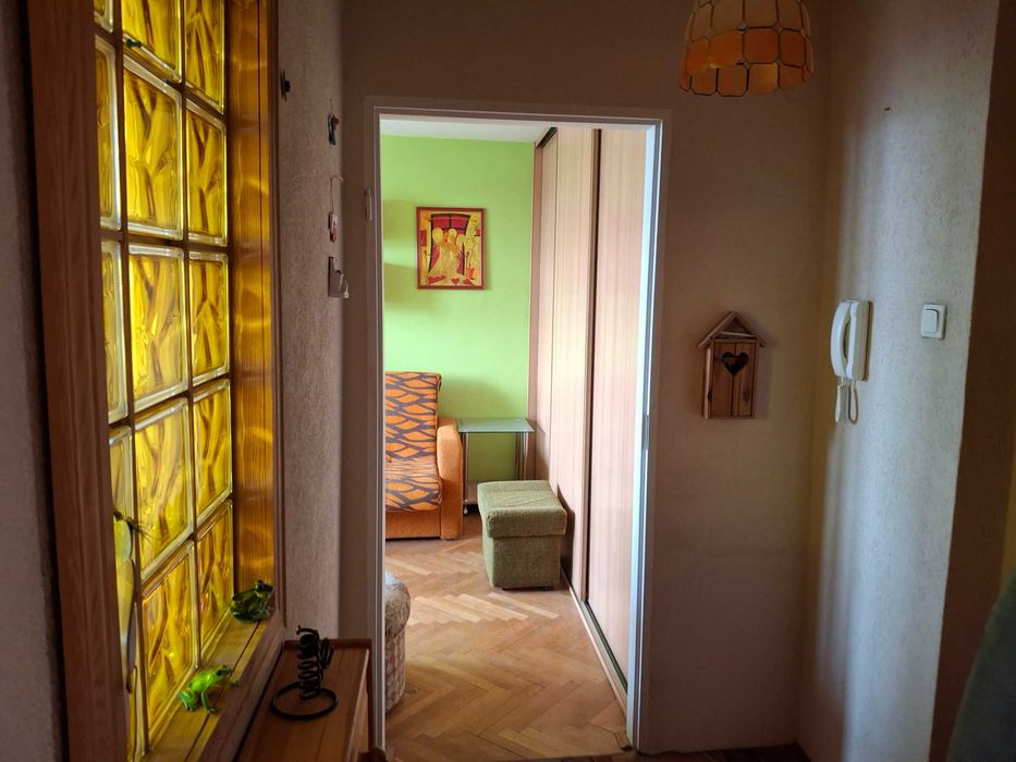 Sprzedam Mieszkanie 37 m² na 4 piętrze w bardzo dobrej lokalizacji - Widok 2