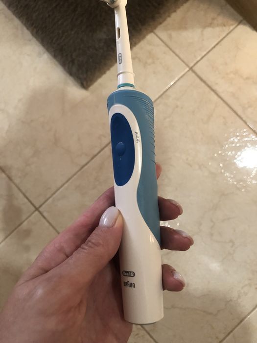 Oral b електрична зубна щітка
