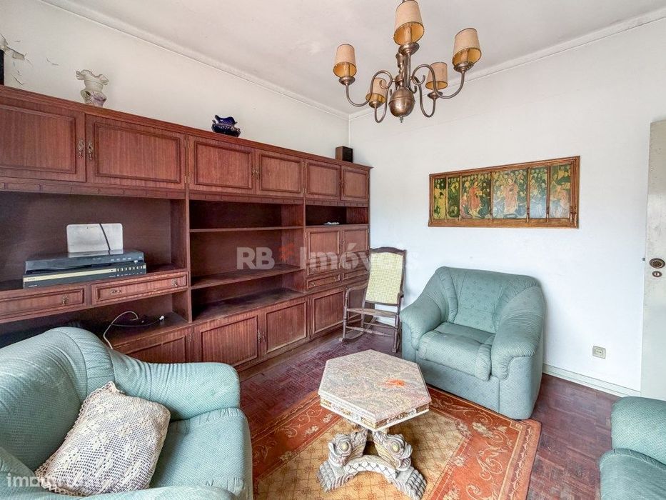 Apartamento T2 c/ Varanda - no Entroncamento