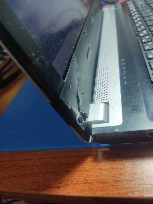 Portátil Fujitsu LIFEBOOK UH552 - i5 - 8Gb - SSD