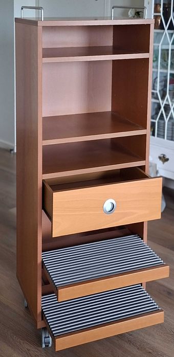 Estante para TV e aparelhagem de som c/ rodas