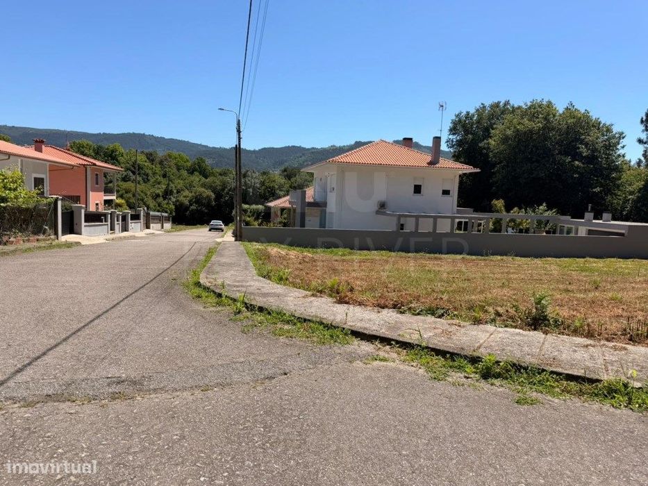 Lote para construção em Geraz do Lima - Lote 13