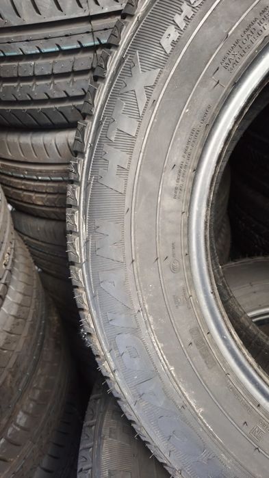Pneus  235/70/17 Nexen