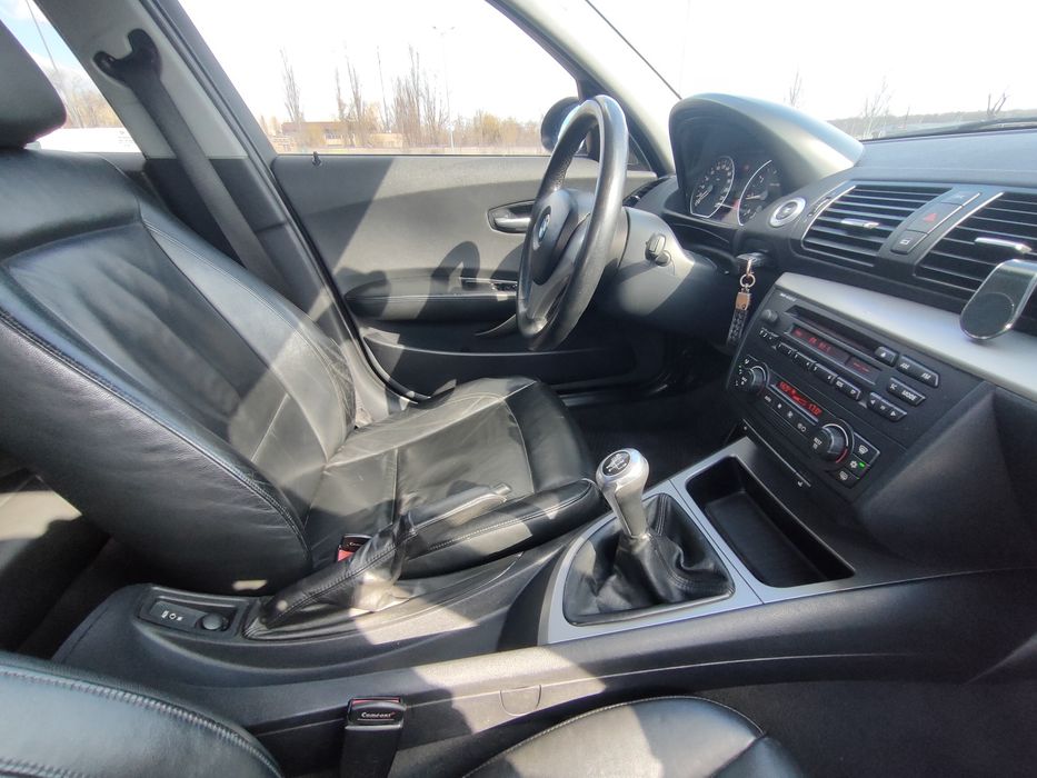 BMW 1 серии,2005г.1.6 бенз