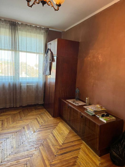 Продаж 3х кімнатної квартири на вул.Комендаря(Джамбула)