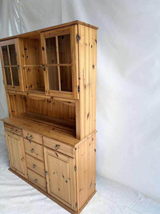 Komoda -kredens lite drewno