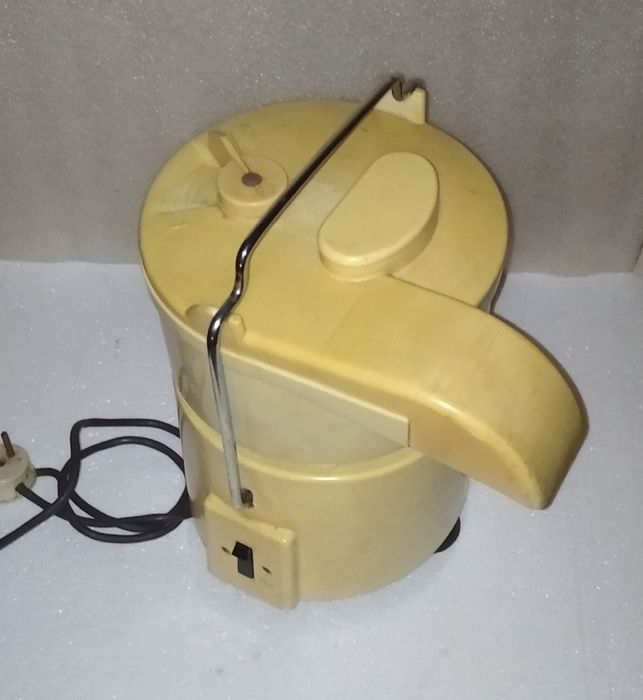 Электро соковыжималка шинковка СВП 2У4