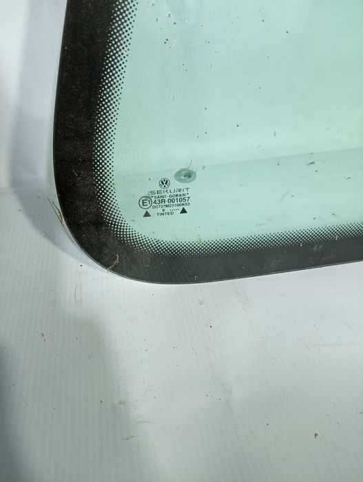 Vw Golf 4 3 drzwi szyba tylna karoseryjna