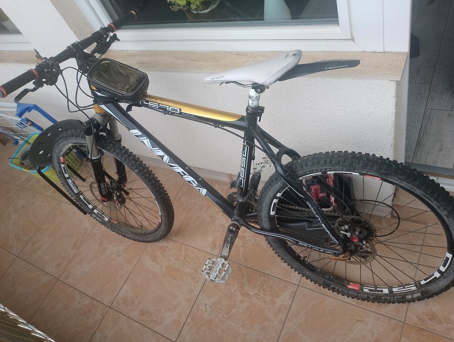 Rower univega  ht-570