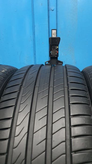 Opony letnie bez napraw  4 x 215 55 R17 Pirelli Cinturato