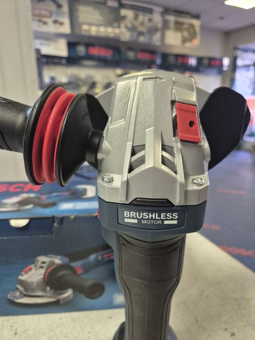 Кутова шліфмашина (болгарка) Bosch  GWS 18V-11 S solo(тушка) sds-гайка