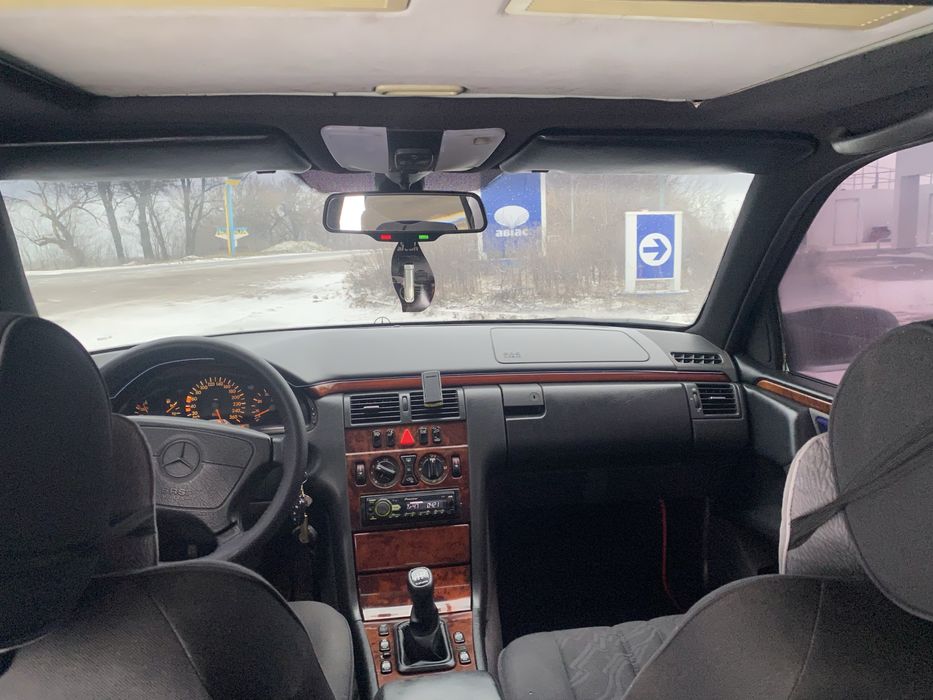 Mersedes 210 е280 бензин