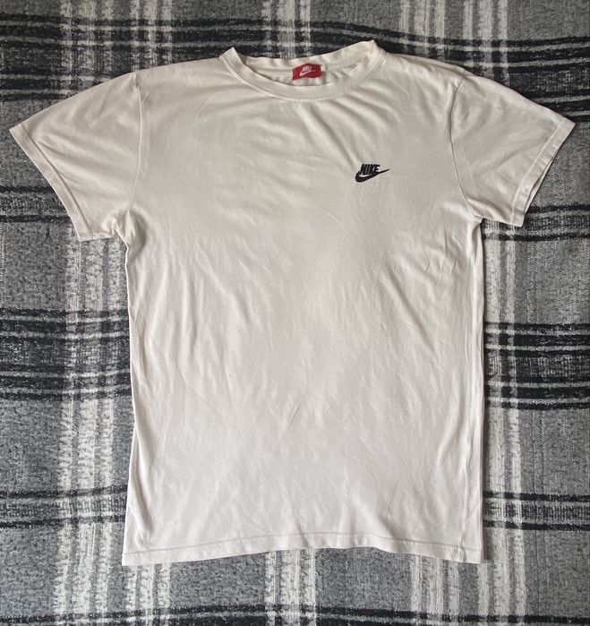T- shirt nikee estado bom
