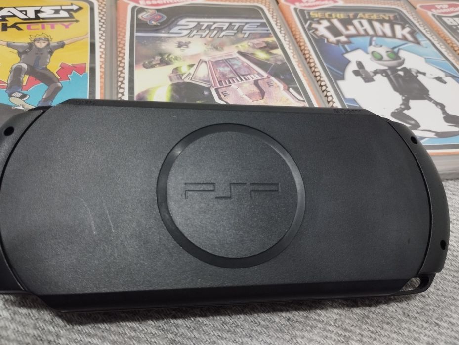 Pack PSP Street E1004 + 10 Jogos