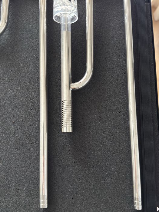 Par de Lily Pipes em metal novos