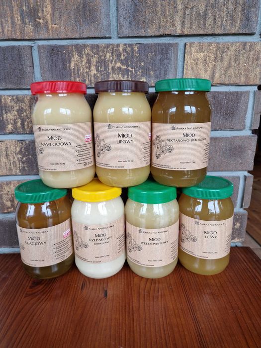 Pasieka "Nad Krzesinką" sprzedaje miód z terenów leśnych zbiór 2024