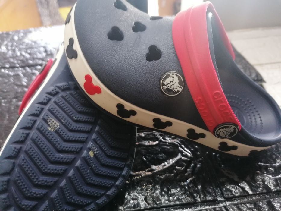 Crocks tamanho 24/25