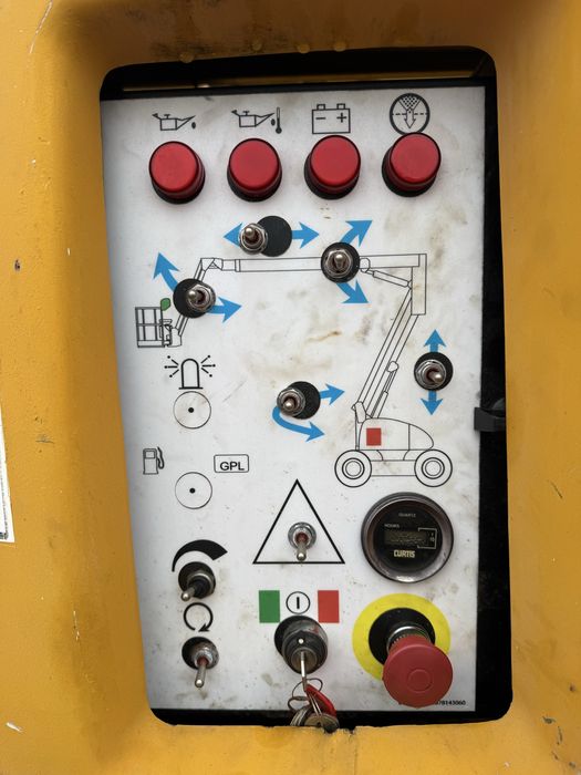 Plataforma articulada Diesel 26mts (usada)