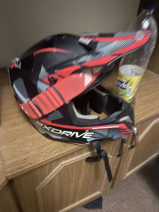 Мотошлем без окулярів