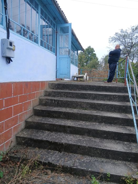 Продам газифікований будинок з приватизованою земельною  ділянкою