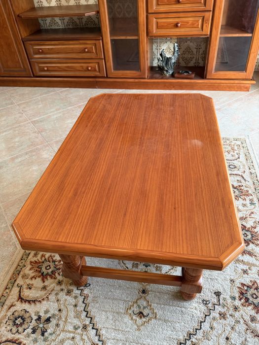 Mesa de centro em madeira (em excelente estado)