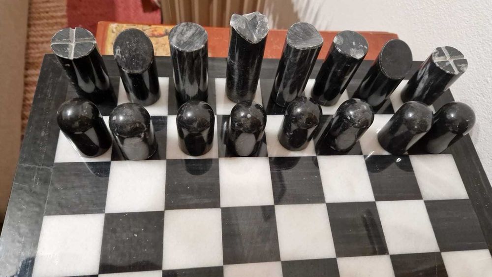 Mesa de Xadrez com peças Mármore