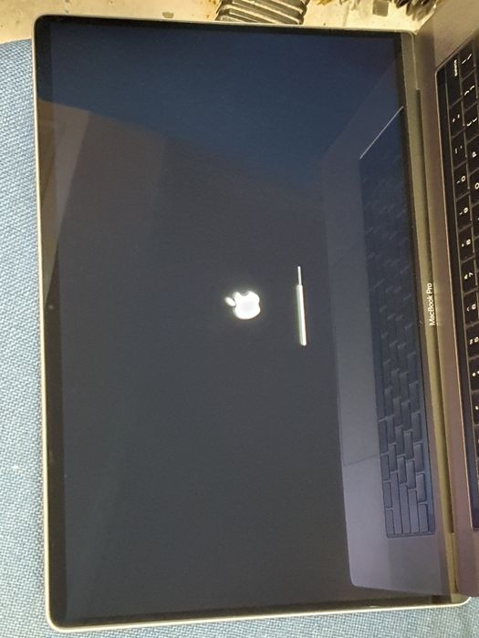 Дисплей матриця apple macbook pro a2141 space gray  гарний
