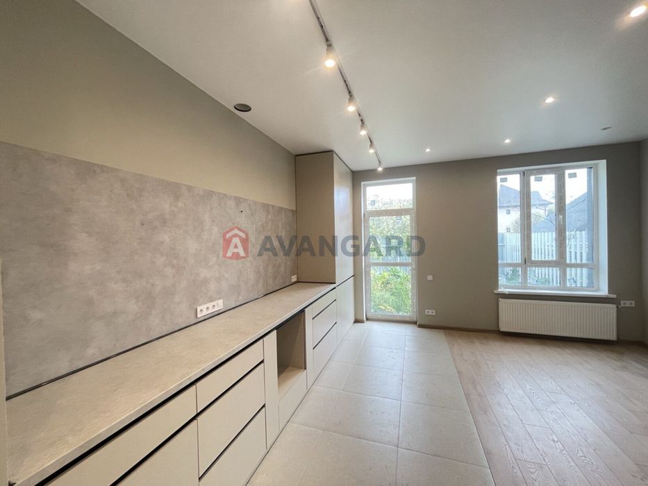 Таунхаус з ремонтом, с.Нові Петрівці, Київська обл.