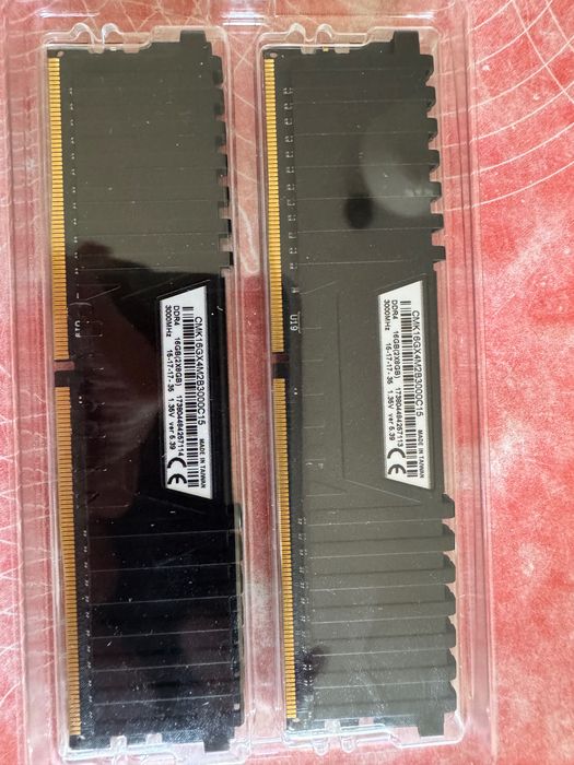 Memória  Corsair Vengeance LPX 16GB