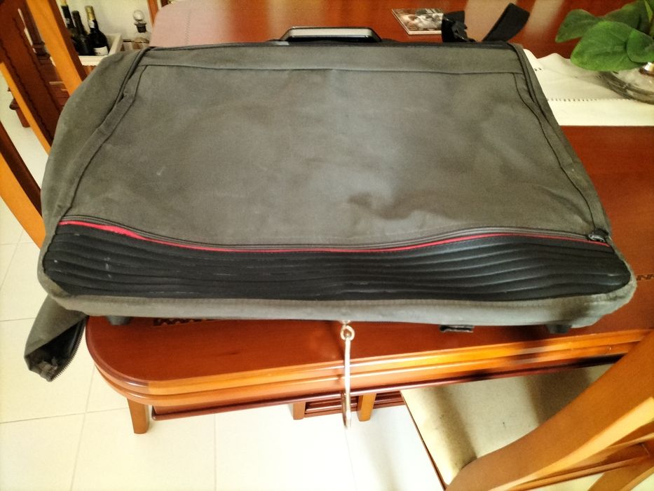 Porta fatos de viagem