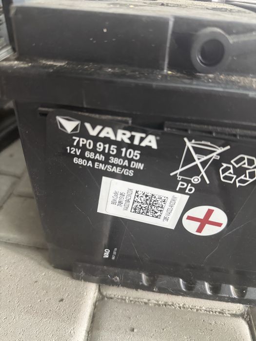 Продам оригінальний акумулятор Varta 12V 68 Ah AGM старт стоп