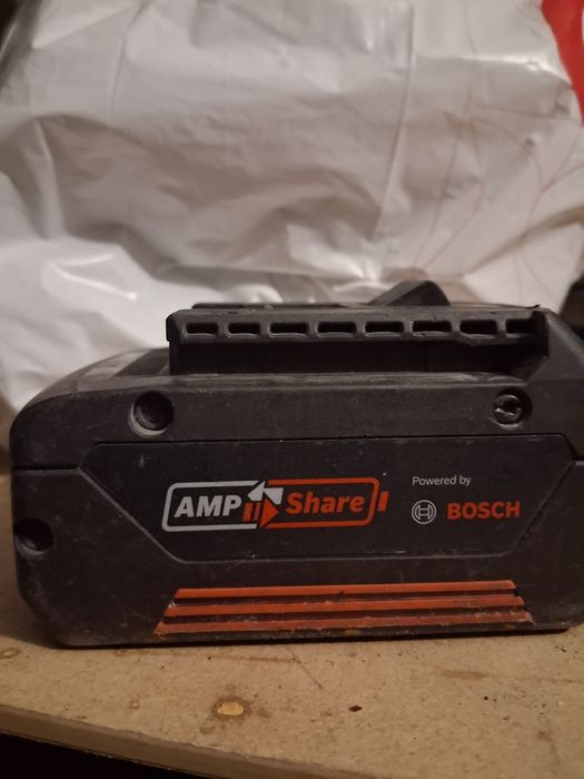 Акумулятор Bosch 18v.4ah. Акумуляторна батарея