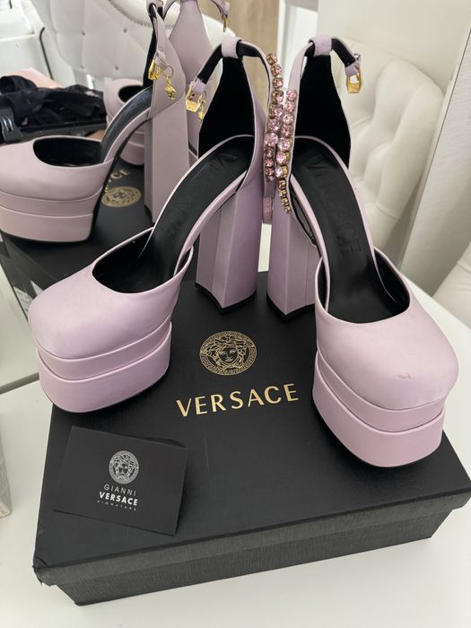 Босоножки versace