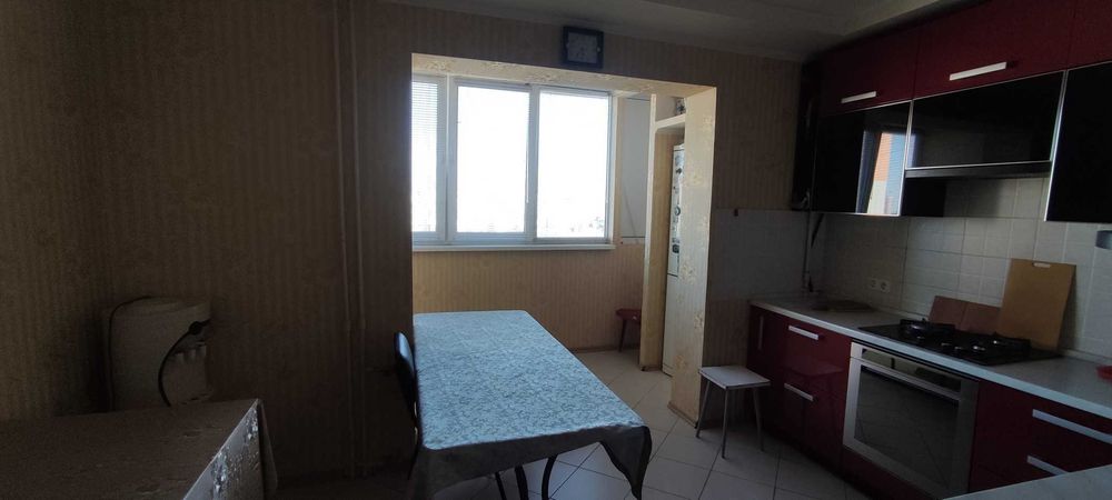 Дарницька площа, Соцмісто, Гашека 7 А,