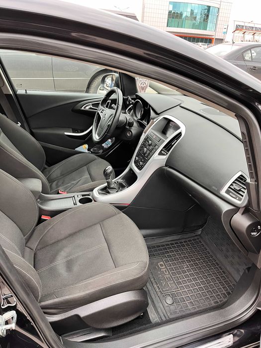 Opel Astra J OPC 2010 1.7 Дизель МТ