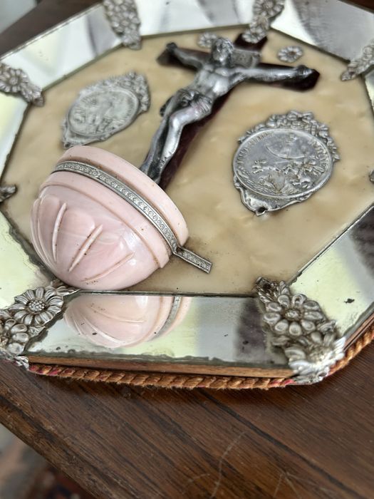 Very old religious frame426579710591651842