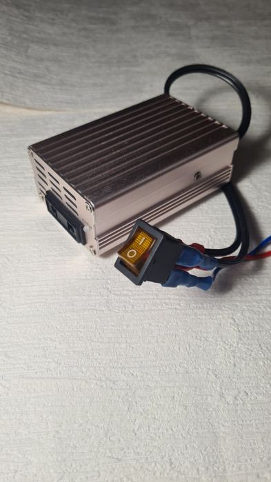Інвертор инвертор преобразователь напряжения  150W DC 12V to AC 220V