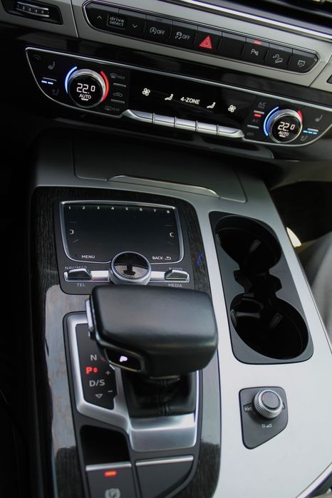 Продам автомобіль Audi Q7 2019 року