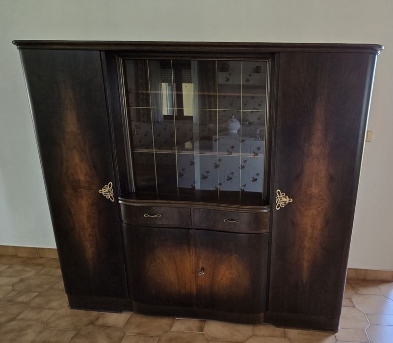 Armário vintage Art Deco nogueira