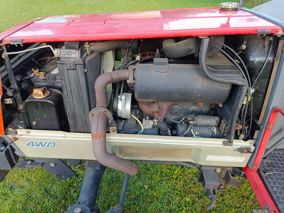 Ciągnik 4x4 Yanmar FX335 o mocy 33KM