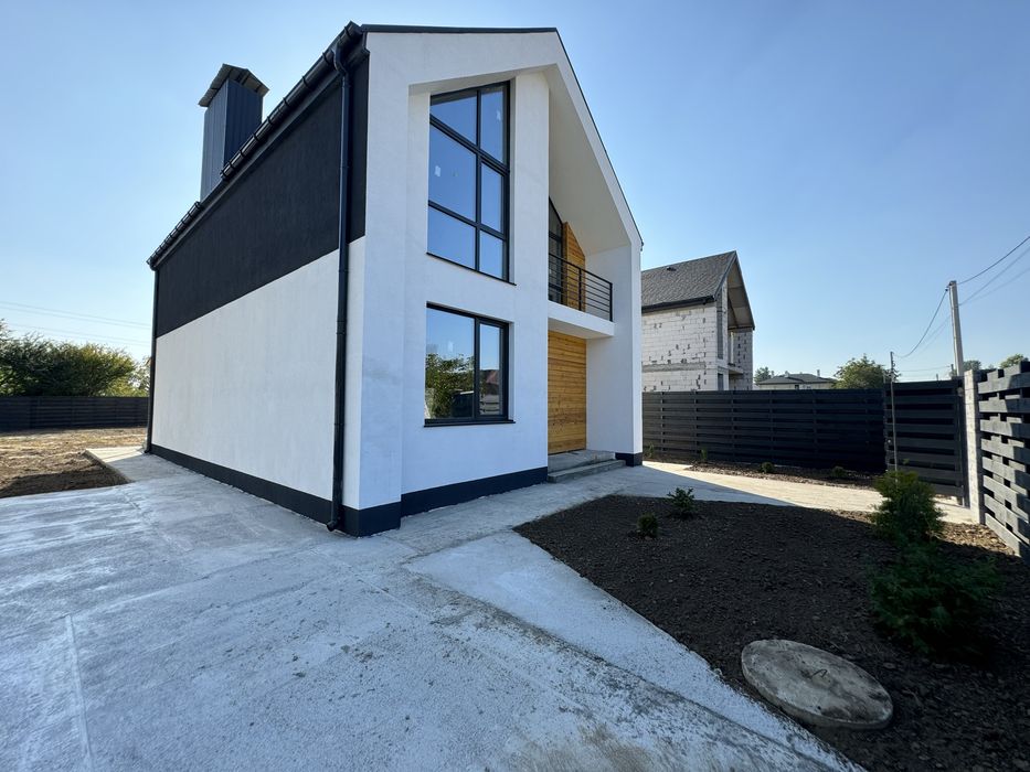 РОЗТЕРМІНУВАННЯ! Двохповерховий будинок 140 м2