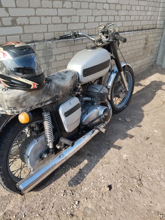 Продам мотоцикл Иж юпітір 5