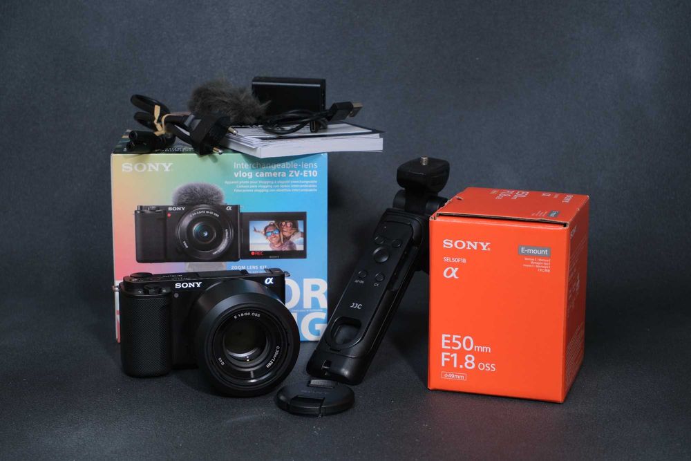 Sony ZV-E10 + Sony E 50mm f/1.8 OSS