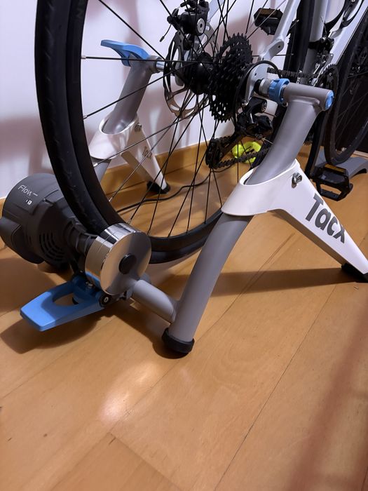 Bicicleta Estrada + Garmin Flow Smart Tacx