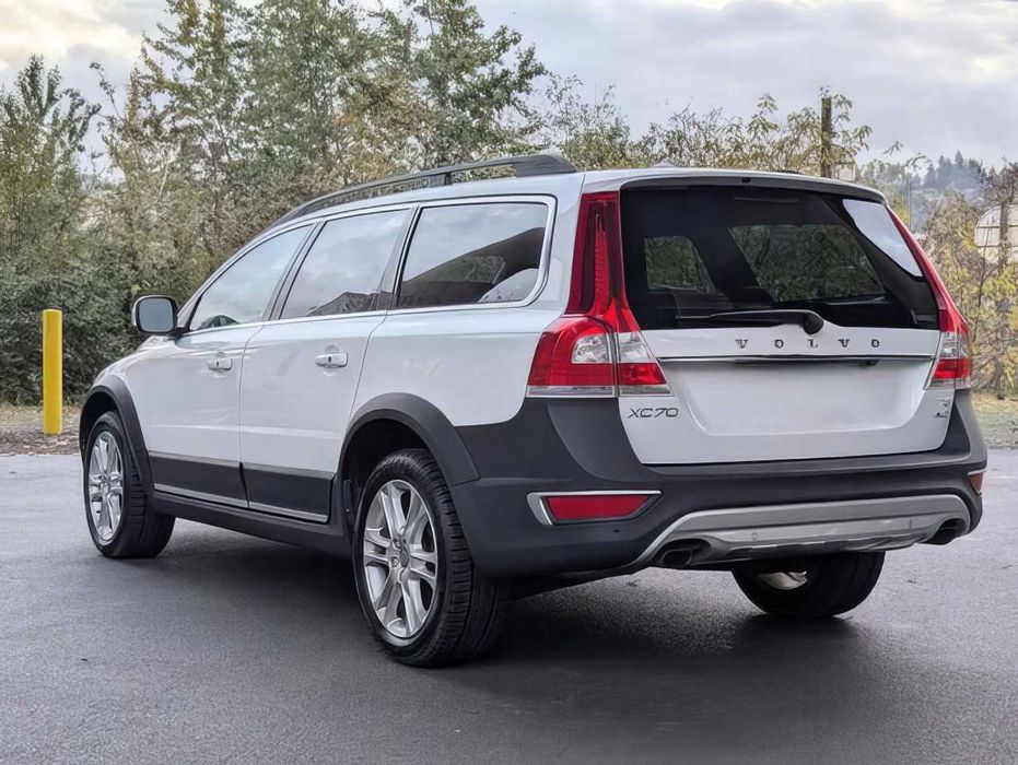 Volvo XC70      2016