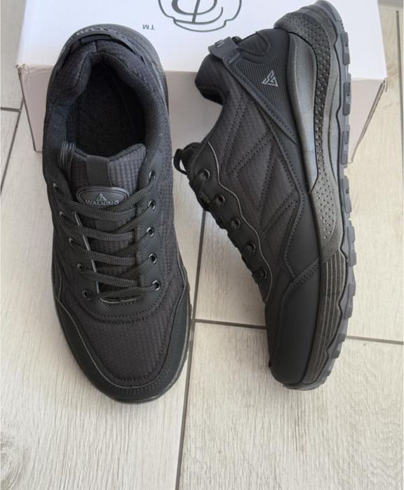 Чоловічі утеплені флісом кросівки