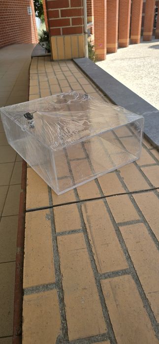 New acrylic box, 5 mm thick, with lid and lock64564066727170120