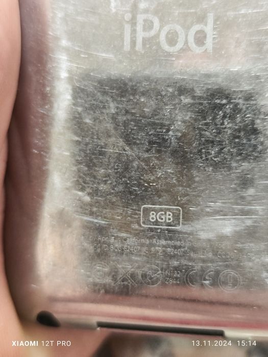 Продам плеер iPod  8 g