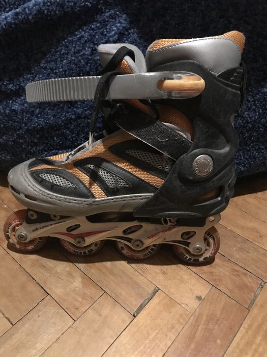 Продаю ролики вживані